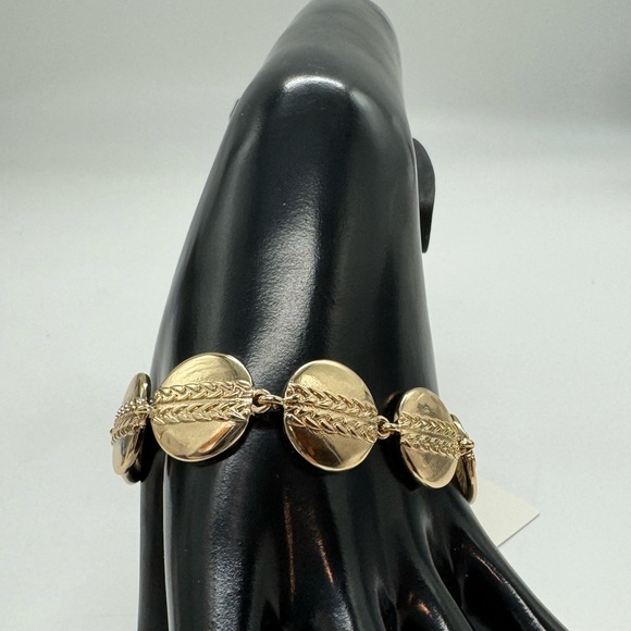 Liz Claiborne Gold Tone Disc Design linked Bracelet 7-9 inch - Picture 4 of 10